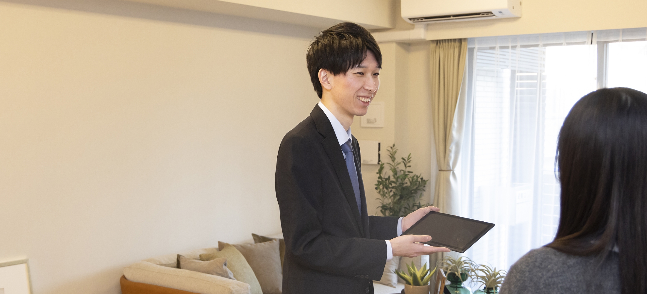 物件の理解、銀行とのやりとり。業務は多岐にわたる。